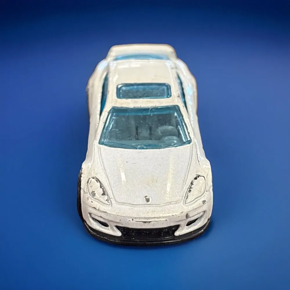 Hot Wheels 2015 White Porsche Panamera HW Workshop: Thrill Racers *SCUFFED*